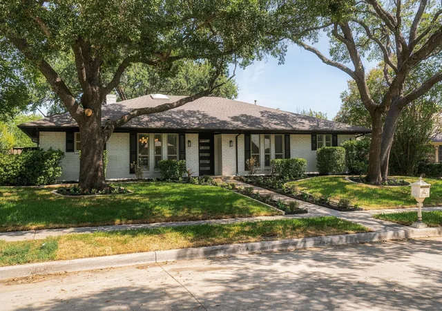 Photo 3 of Single family home for sale at 3209 Forester Wy, Plano, TX 75075 | MLS# 21370627 | Listing updated on 2026-09-12