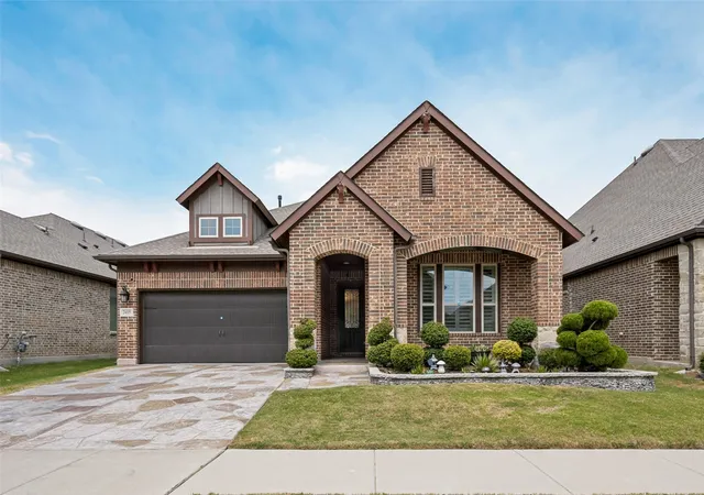 Photo 1 of Single family home for sale at 2615 High Bluff Dr, Mansfield, TX 76063 | MLS# 21370666 | Listing updated on 2026-10-07