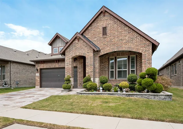 Photo 2 of Single family home for sale at 2615 High Bluff Dr, Mansfield, TX 76063 | MLS# 21370666 | Listing updated on 2026-10-07