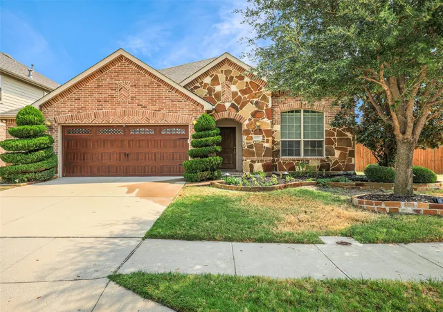 Photo 4 of Single family home for sale at 1317 Wheatear Dr, Little Elm, TX 75068 | MLS# 21365282 | Listing updated on 2026-10-04