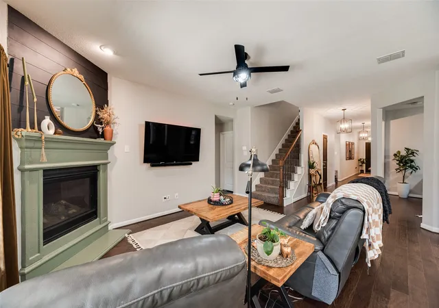 Photo 4 of Single family home for sale at 9237 Flying Eagle Ln, Fort Worth, TX 76131 | MLS# 21361505 | Listing updated on 2026-09-12
