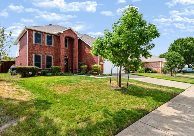 Photo 2 of Single family home for sale at 10518 Woodlands Trl, Rowlett, TX 75089 | MLS# 21364872 | Listing updated on 2026-10-03