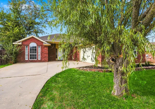 Photo 2 of Single family home for sale at 208 Cory Ct, Krum, TX 76249 | MLS# 21368616 | Listing updated on 2026-09-10