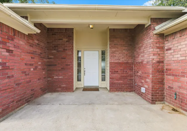Photo 3 of Single family home for sale at 208 Cory Ct, Krum, TX 76249 | MLS# 21368616 | Listing updated on 2026-09-10