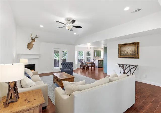 Photo 4 of Single family home for sale at 208 Cory Ct, Krum, TX 76249 | MLS# 21368616 | Listing updated on 2026-09-10