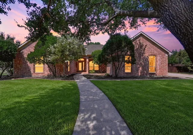 Photo 2 of Single family home for sale at 4901 Forest Hill Dr, Flower Mound, TX 75028 | MLS# 21369790 | Listing updated on 2026-09-09