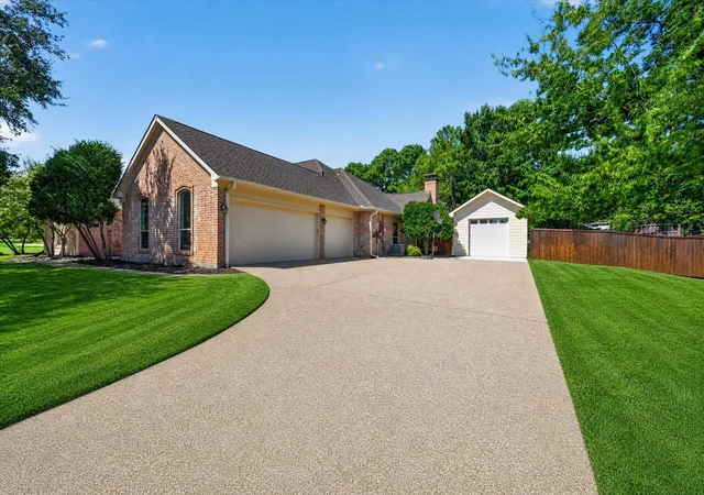 Photo 4 of Single family home for sale at 4901 Forest Hill Dr, Flower Mound, TX 75028 | MLS# 21369790 | Listing updated on 2026-09-09