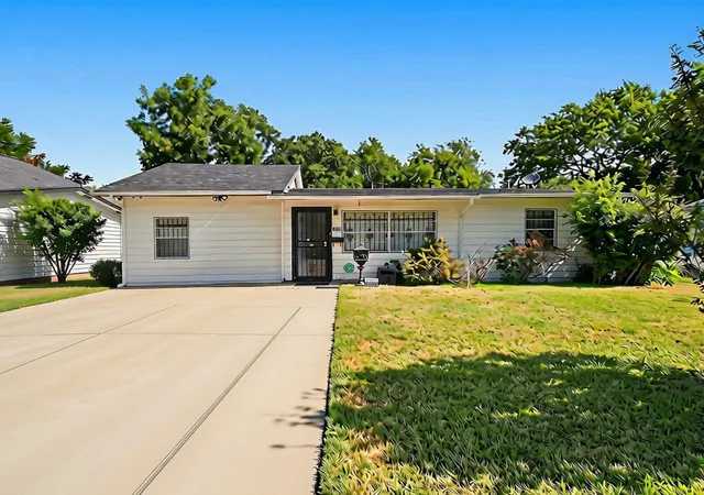 Single family home for sale at 4105 Fairlane Ave, Fort Worth, TX 76119 | MLS# 21356603
