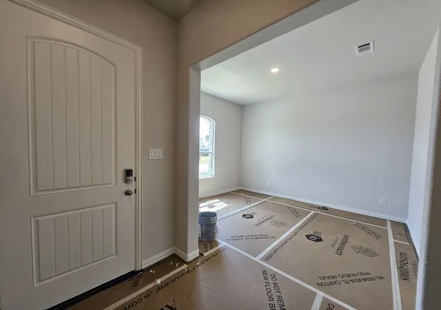 Photo 3 of Single family home for sale at 806 Silverleaf Dr, Ennis, TX 75119 | MLS# 21367928 | Listing updated on 2026-09-09