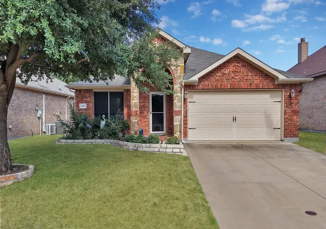 Photo 1 of Sale Pending at 1420 Melanie Trl, Midlothian, TX 76065 | MLS# 21370583 | Listing updated on 2026-09-11