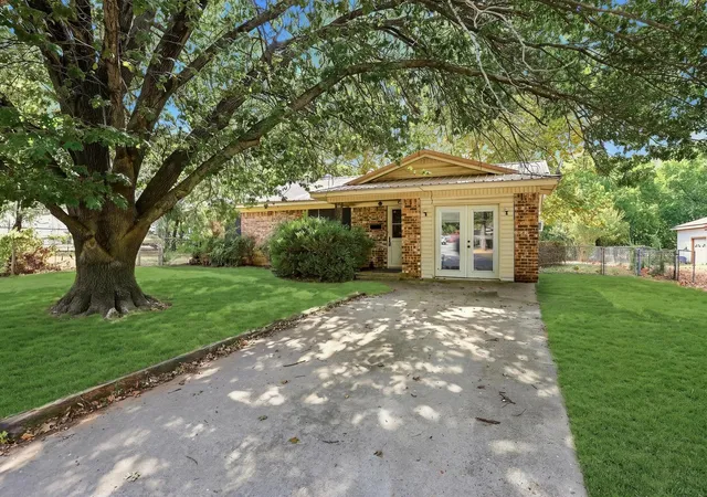 Photo 1 of Single family home for sale at 503 N College St, Whitesboro, TX 76273 | MLS# 21367840 | Listing updated on 2026-10-01