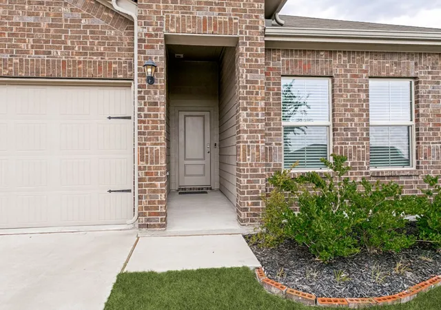 Photo 2 of Single family home for sale at 1612 Gibsonville Dr, Fort Worth, TX 76108 | MLS# 21368689 | Listing updated on 2026-09-10