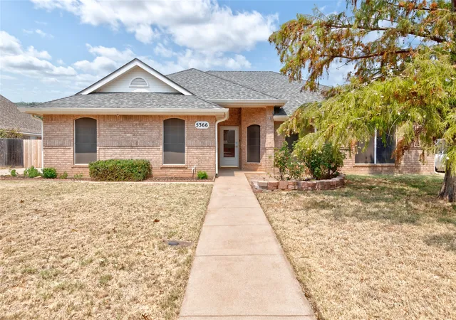 Photo 2 of Sale Pending at 5366 Willow Ridge Rd, Abilene, TX 79606 | MLS# 21369664 | Listing updated on 2026-09-09