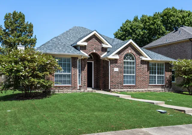 Photo 1 of Sale Pending at 9701 Rochdale Dr, Rowlett, TX 75087 | MLS# 21369767 | Listing updated on 2026-09-11
