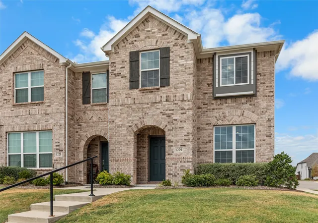 Photo 1 of Townhouse for sale at 1229 Morgan Dr, Sherman, TX 75090 | MLS# 21370867 | Listing updated on 2026-09-12