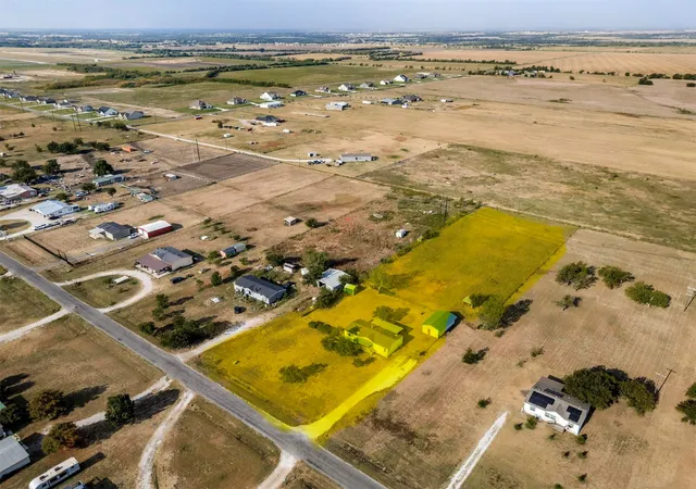 Photo 3 of Sale Pending at 603 County Road 2133, Valley View, TX 76272 | MLS# 21361290 | Listing updated on 2026-09-11