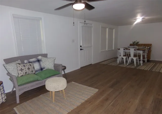 Photo 3 of Sale Pending at 1533 W 6Th St, Corsicana, TX 75110 | MLS# 21369804 | Listing updated on 2026-09-13