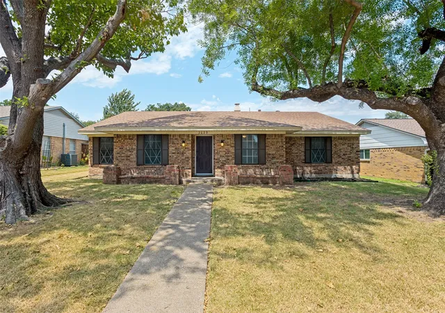 Photo 1 of Single family home for sale at 2629 Montclair Ln, Mesquite, TX 75150 | MLS# 21232635 | Listing updated on 2026-09-10