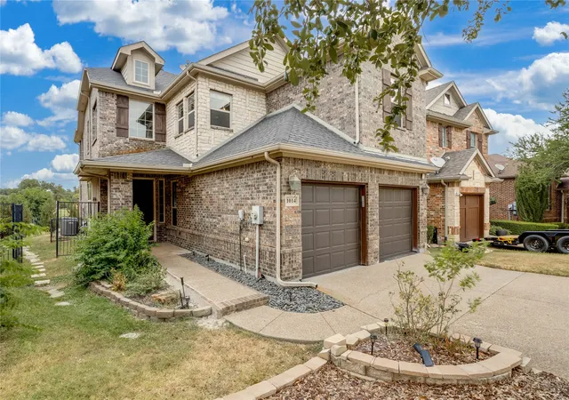 Photo 3 of Sale Pending at 1014 Kaylie St, Grand Prairie, TX 75052 | MLS# 21370271 | Listing updated on 2026-09-14