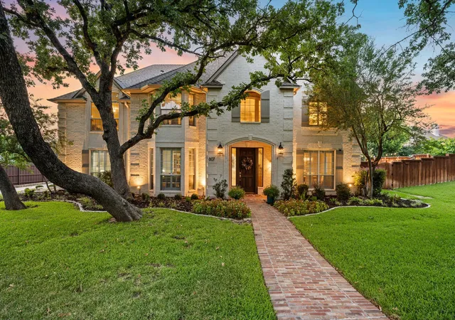 Photo 1 of Sale Pending at 807 Timbercrest Ct, Southlake, TX 76092 | MLS# 21370836 | Listing updated on 2026-09-09