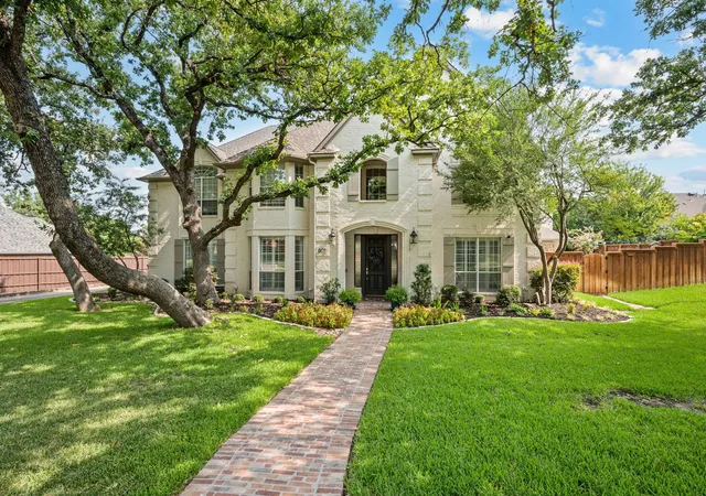 Photo 2 of Sale Pending at 807 Timbercrest Ct, Southlake, TX 76092 | MLS# 21370836 | Listing updated on 2026-09-09