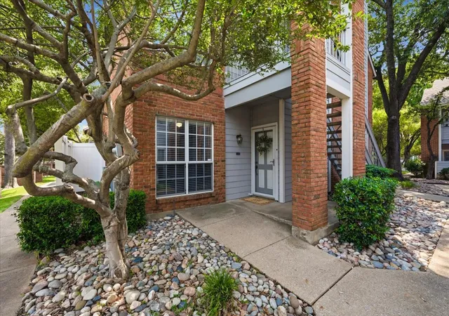 Condo for sale at 1300 Cantor Dr #130, Arlington, TX 76011 | MLS# 21370107