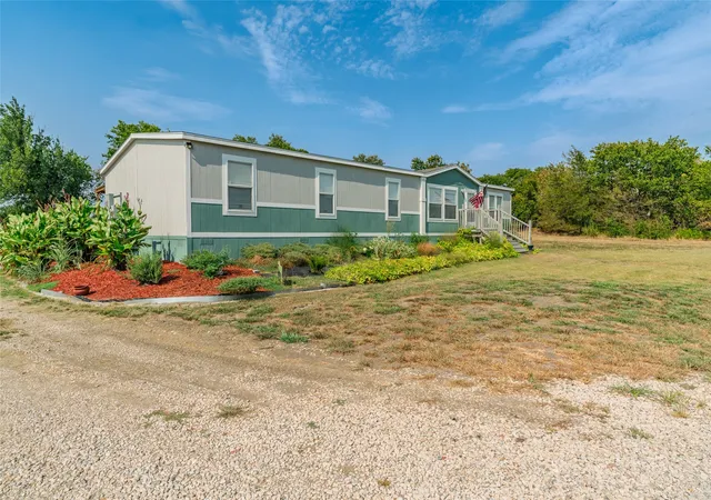Photo 2 of Manufactured home for sale at 5024 Dove St, Greenville, TX 75401 | MLS# 21367708 | Listing updated on 2026-09-17