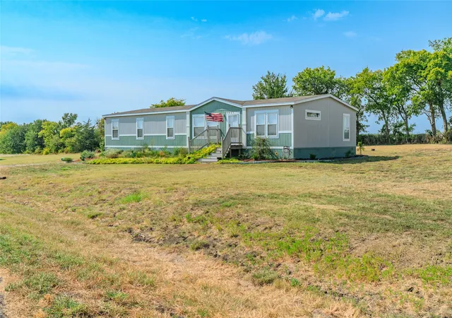 Photo 3 of Manufactured home for sale at 5024 Dove St, Greenville, TX 75401 | MLS# 21367708 | Listing updated on 2026-09-17