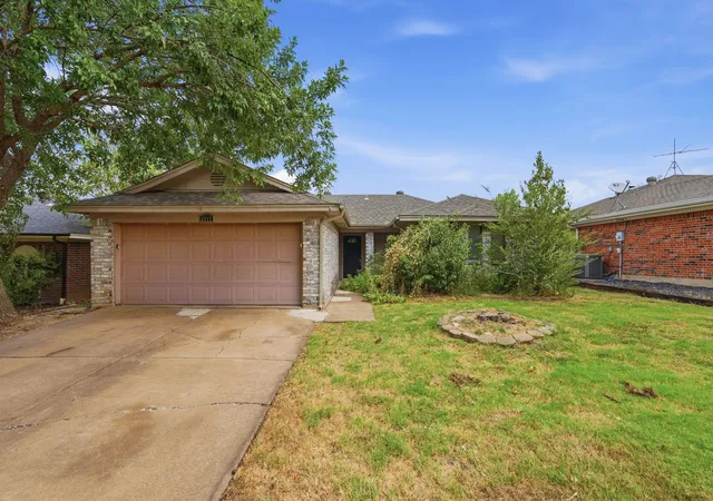 Photo 1 of Single family home for sale at 6017 Sundown Dr, Watauga, TX 76148 | MLS# 21369173 | Listing updated on 2026-10-02