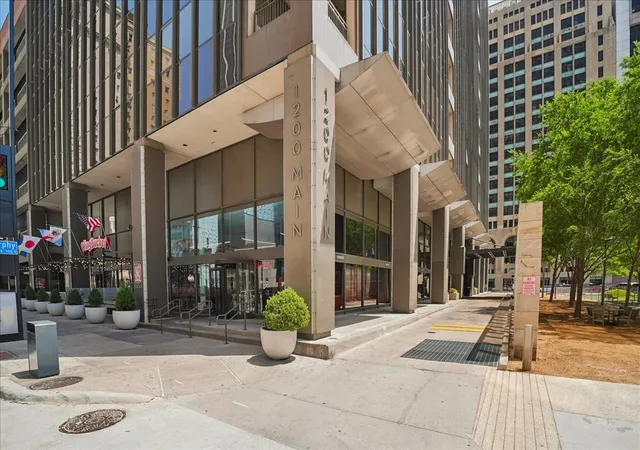 Photo 1 of Condo for sale at 1200 Main St #2108, Dallas, TX 75202 | MLS# 21355049 | Listing updated on 2026-09-19