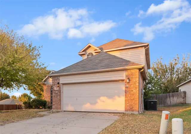 Photo 2 of Single family home for sale at 672 Rosario Ln, Fort Worth, TX 76052 | MLS# 21362022 | Listing updated on 2026-09-10