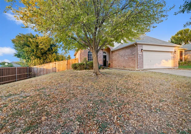 Photo 3 of Single family home for sale at 672 Rosario Ln, Fort Worth, TX 76052 | MLS# 21362022 | Listing updated on 2026-09-10
