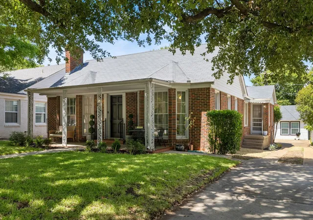Photo 2 of Single family home for sale at 3208 W Biddison St, Fort Worth, TX 76109 | MLS# 21370333 | Listing updated on 2026-09-12