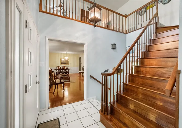 Photo 3 of Single family home for sale at 623 N Bowen Rd, Arlington, TX 76012 | MLS# 21370654 | Listing updated on 2026-09-13