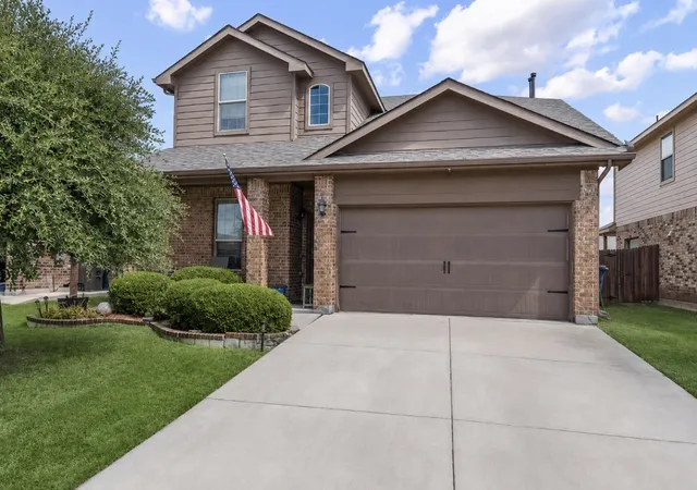 Photo 1 of Single family home for sale at 6352 Seagull Ln, Fort Worth, TX 76179 | MLS# 21364745 | Listing updated on 2026-10-02