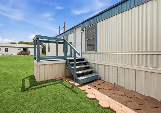 Photo 3 of Manufactured home for sale at 904 Flamingo Rd, Granbury, TX 76049 | MLS# 21371065 | Listing updated on 2026-09-30