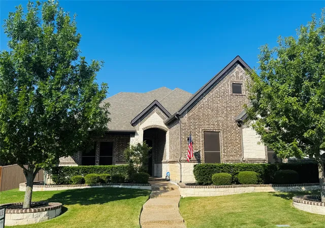 Photo 1 of Sale Pending at 805 Lazy Brooke Dr, Rockwall, TX 75087 | MLS# 21370127 | Listing updated on 2026-09-21