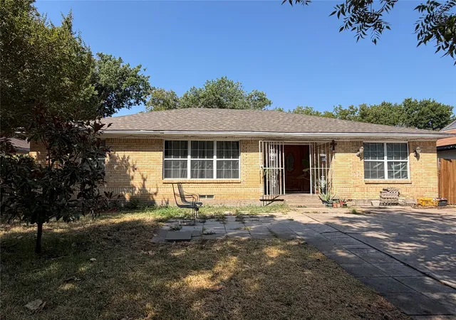 Photo 1 of Sale Pending at 1333 Springlake Dr, Dallas, TX 75217 | MLS# 21371046 | Listing updated on 2026-09-12