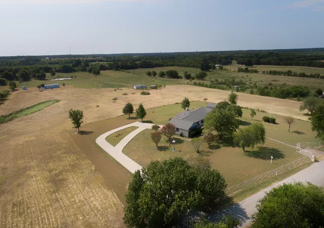 Photo 2 of Single family home for sale at 6883 County Road 4098, Kaufman, TX 75142 | MLS# 21370870 | Listing updated on 2026-10-01