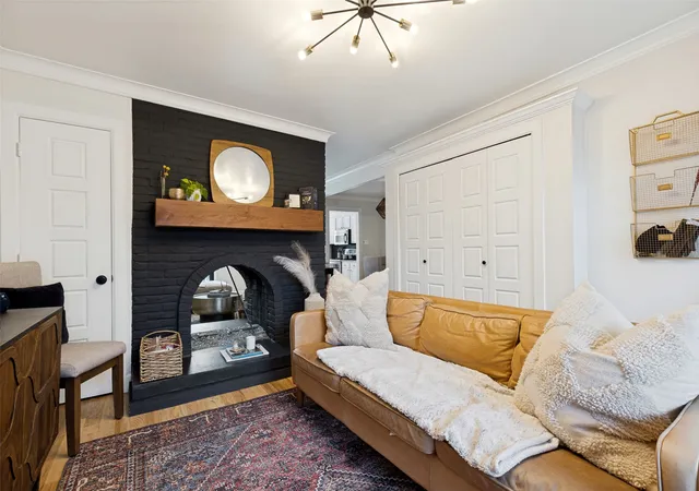 Photo 4 of Sale Pending at 5938 Sandhurst Ln #104, Dallas, TX 75206 | MLS# 21368001 | Listing updated on 2026-09-13
