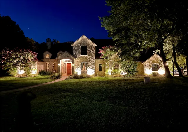 Photo 2 of Sale Pending at 392 Creek Bnd Dr, Aledo, TX 76008 | MLS# 21368243 | Listing updated on 2026-09-24