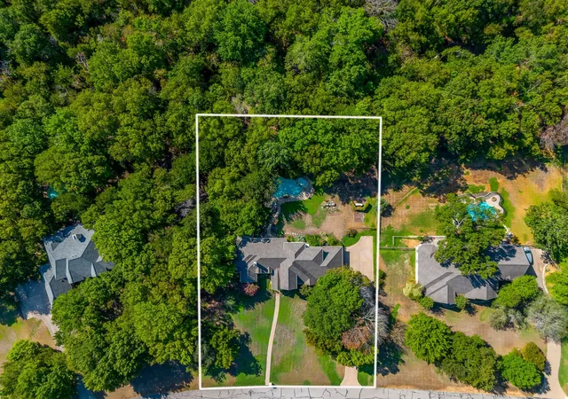 Photo 3 of Sale Pending at 392 Creek Bnd Dr, Aledo, TX 76008 | MLS# 21368243 | Listing updated on 2026-09-24