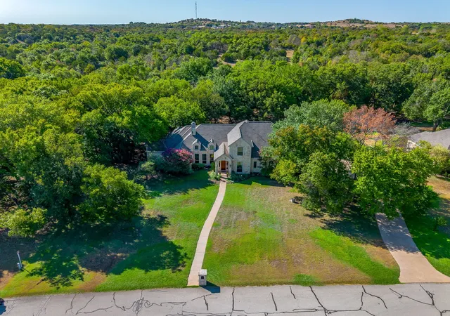 Photo 4 of Sale Pending at 392 Creek Bnd Dr, Aledo, TX 76008 | MLS# 21368243 | Listing updated on 2026-09-24