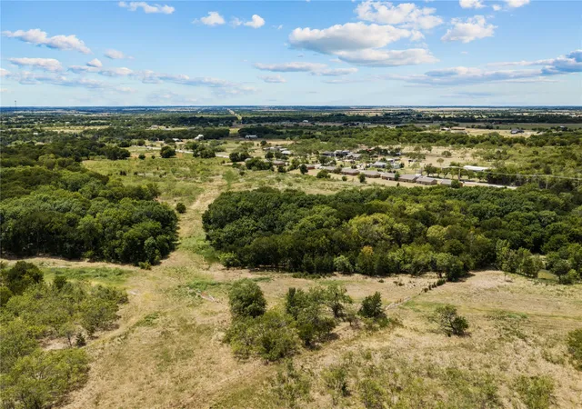Photo 4 of Multi family home for sale at 3201-3227 Nw Cr 2004, Corsicana, TX 75110 | MLS# 21371130 | Listing updated on 2026-09-10