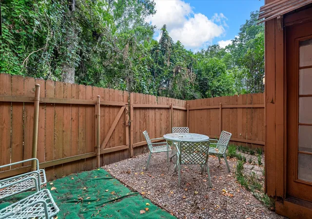 Photo 4 of Townhouse for sale at 3328 Eastwood Dr, Shreveport, LA 71105 | MLS# 21370760 | Listing updated on 2026-09-10