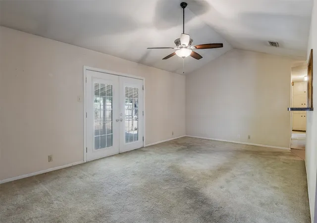 Photo 4 of Single family home for sale at 102 Alamo St, Waxahachie, TX 75165 | MLS# 21371211 | Listing updated on 2026-09-10