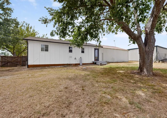 Photo 3 of Single family home for sale at 6138 W Interstate 30, Royse City, TX 75189 | MLS# 21369192 | Listing updated on 2026-09-26