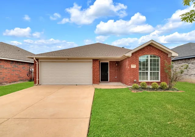Photo 1 of Single family home for sale at 1039 Caliente Dr, Grand Prairie, TX 75051 | MLS# 21367356 | Listing updated on 2026-09-14
