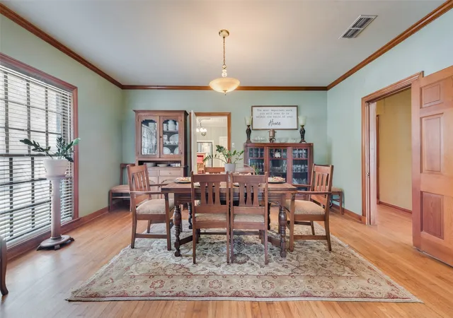 Photo 4 of Single family home for sale at 233 E High St, Wills Point, TX 75169 | MLS# 21370719 | Listing updated on 2026-10-06