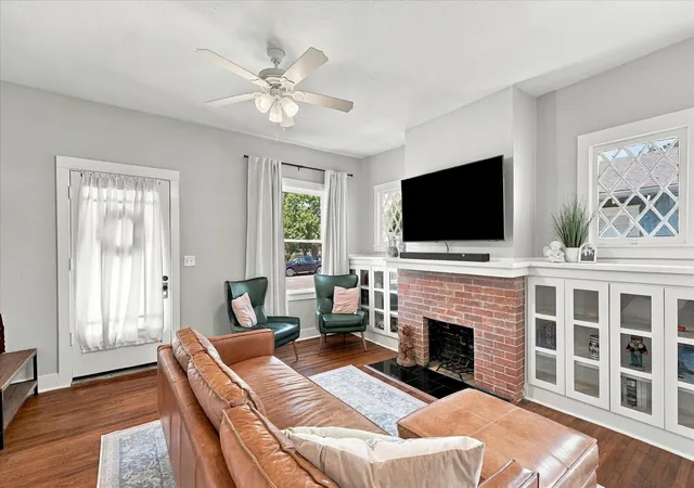 Photo 1 of Single family home for sale at 1933 Fairmount Ave, Fort Worth, TX 76110 | MLS# 21371241 | Listing updated on 2026-10-06